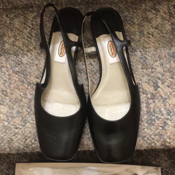 Talbots black sling back shoe 7.5 new - Picture 2 of 6